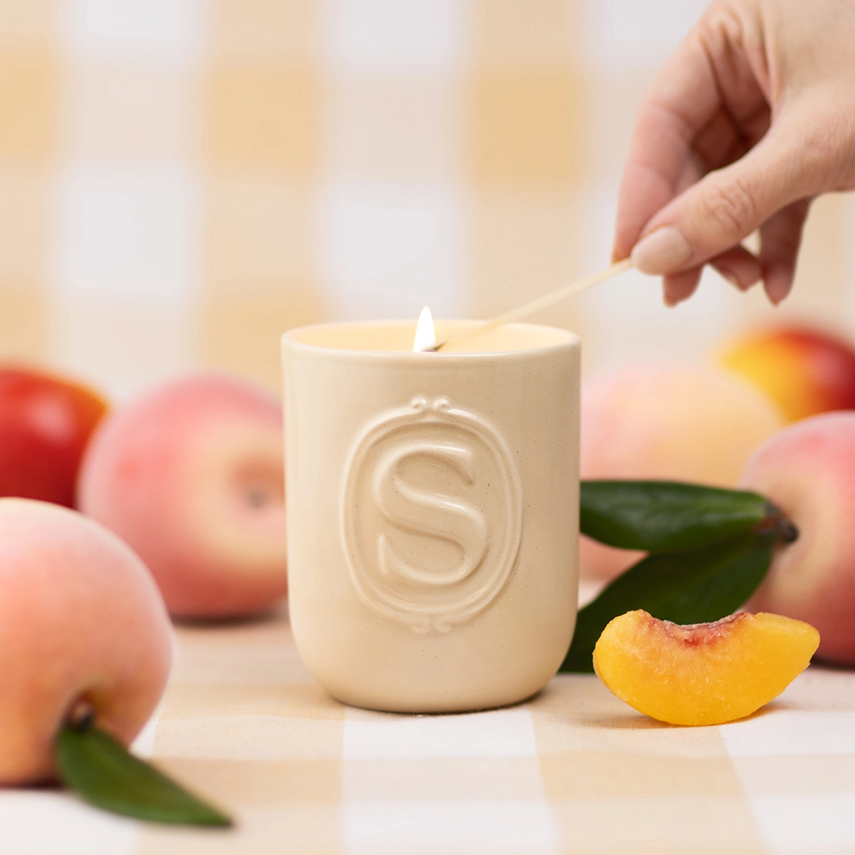 Sunlit Peach Scented Candle - Image 4